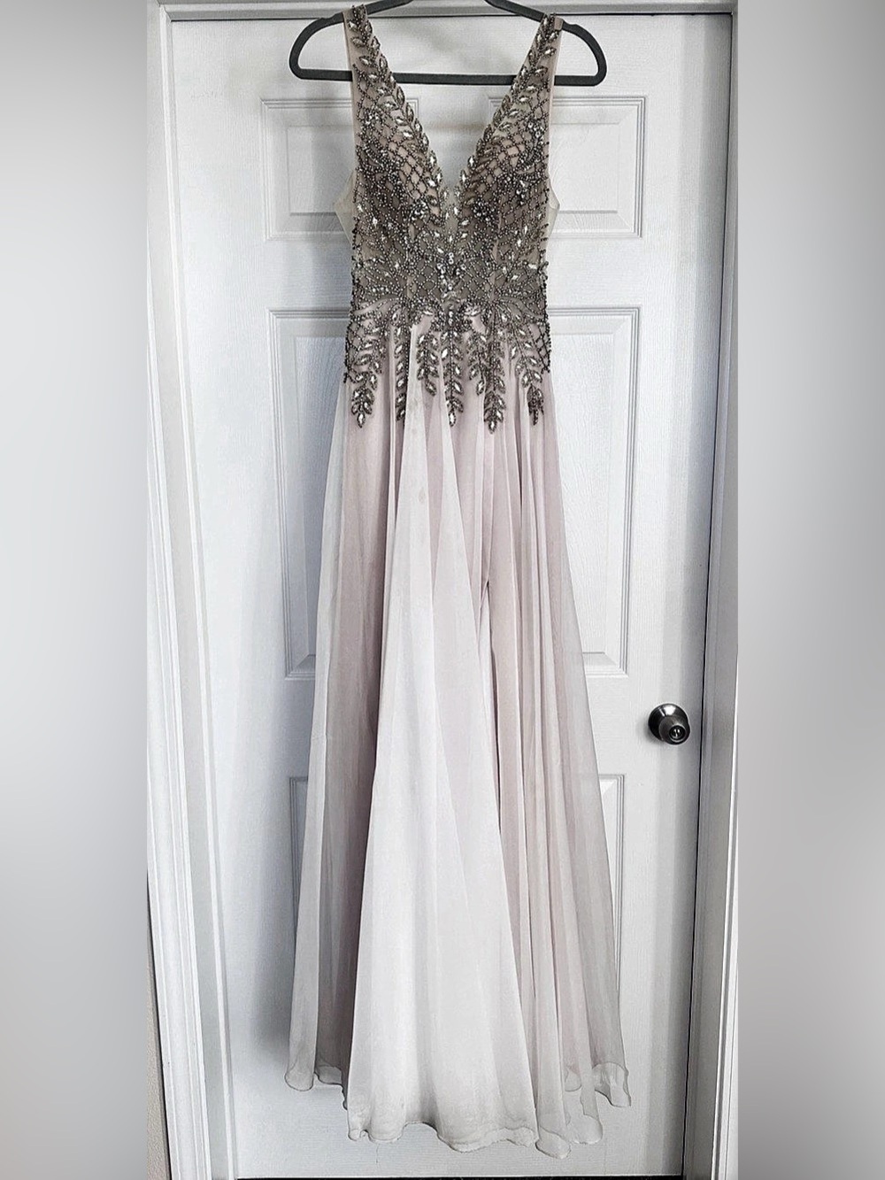 Used GB Beaded Maxi Dress in Pink & White Size 3 (Fits like a XS!)